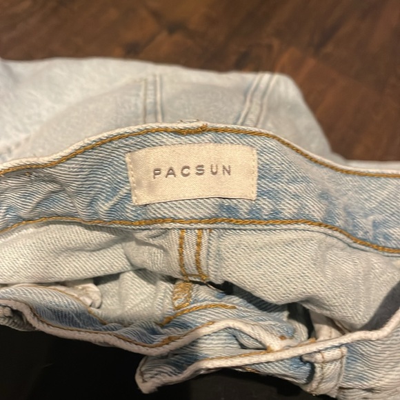 light blue denim pacsun dad jean size 26, with rips - Picture 4 of 5